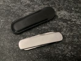 Altes VICTORIA Sackmesser mit zieselierten Metallschalen