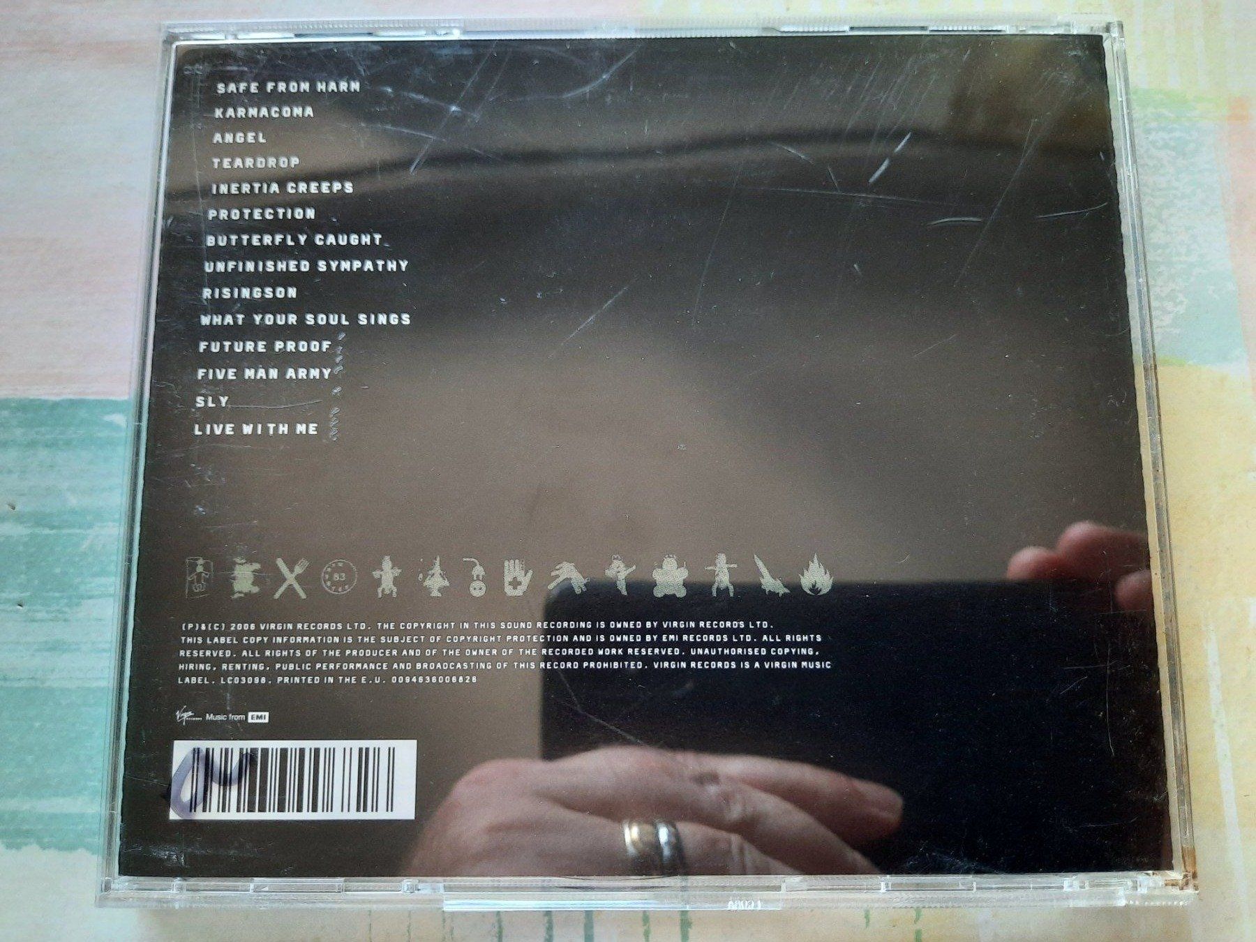 CD: Cd The Best of Massive Attack – Usato da Pully venduto da bro_n52j 1