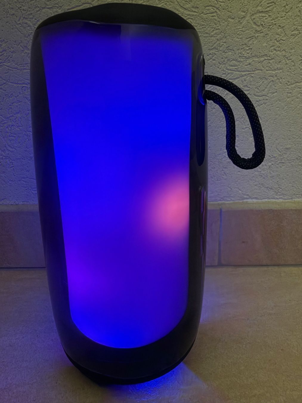 JBL Haut-parleurs: JBL Pulse 5 Black – D'occasion à St-Gingolph par GoldenKeys 4