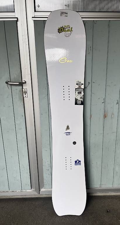 Board: Gnu Hyper 160cm Snowboard  – Usato da Gstaad venduto da Pure_Snowboarding