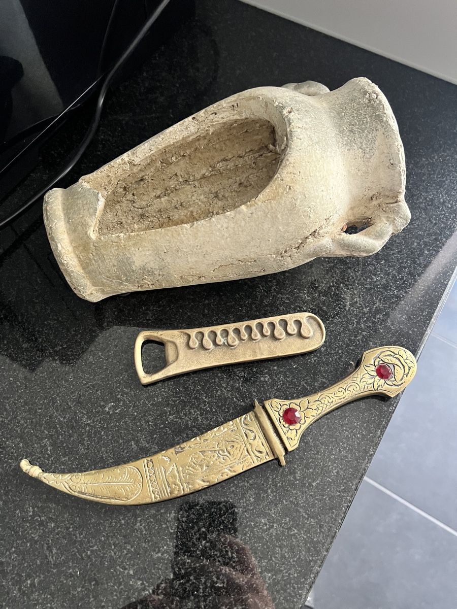 Toutes les décorations: Deko Set Steinamphore Messingdolch Flaschenöffner gebraucht – D'occasion à Rikon im Tösstal par s3-niku