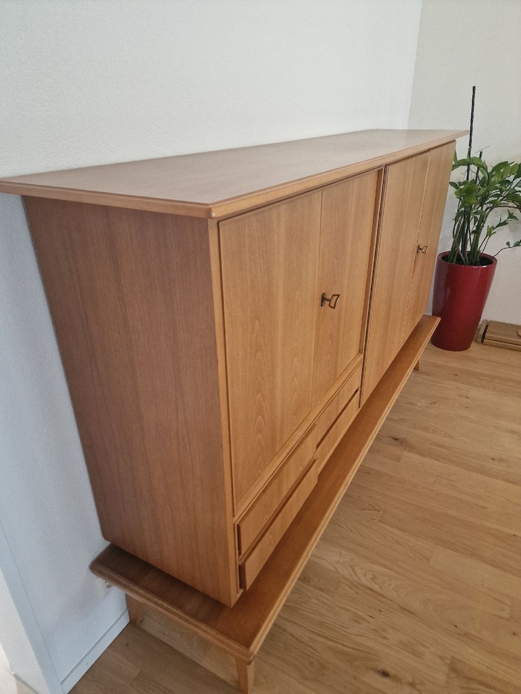 Credenze: Mid-Century Highboard (Möbelfabrik E. Schwarz) – Usato da Gattikon venduto da Biber50 2