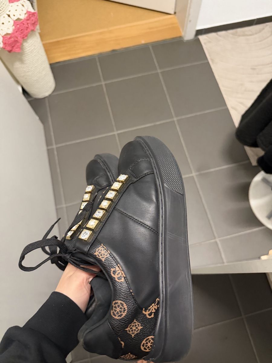 Scarpe da donna: Guess Schuhe Gr. 40 – Usato da Zürich venduto da Erdas_07 2