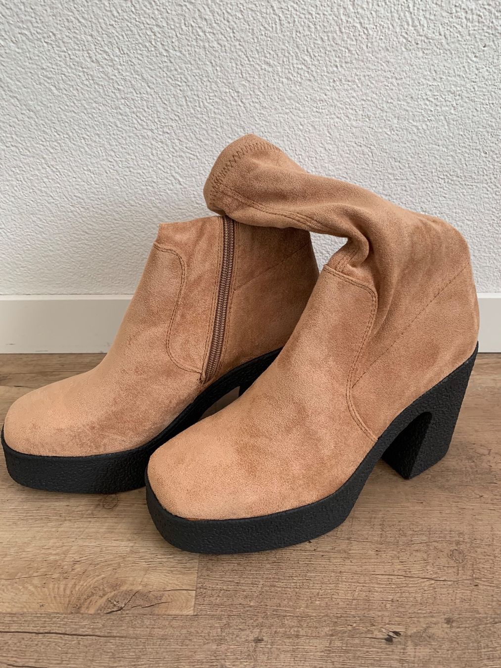 Damenschuhe: Ganz neue Stiefel, Grösse 37 – Neu (gemäss Beschreibung) aus Altendorf von Beauty_Girl83 1