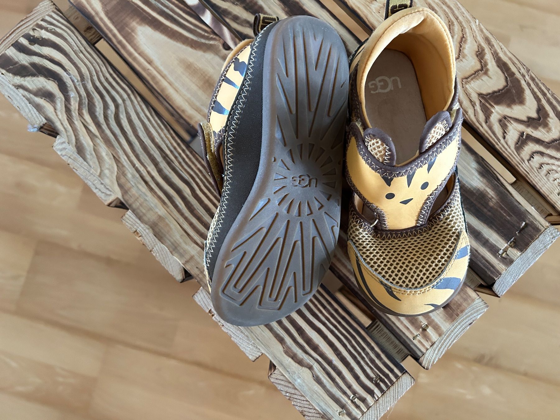 Scarpe per ragazzi: UGG Kinder-Sommerschuh, Größe 30 – Usato da CHAM venduto da kam_6slh