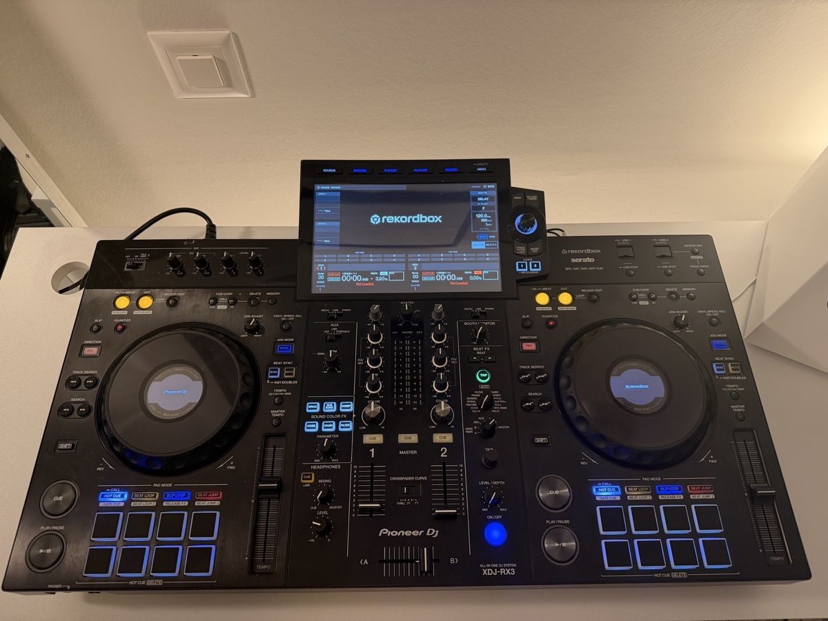 Pioneer Platines de mixage: Pioneer XDJ-RX3 – D'occasion à Basel par fab_8dg8