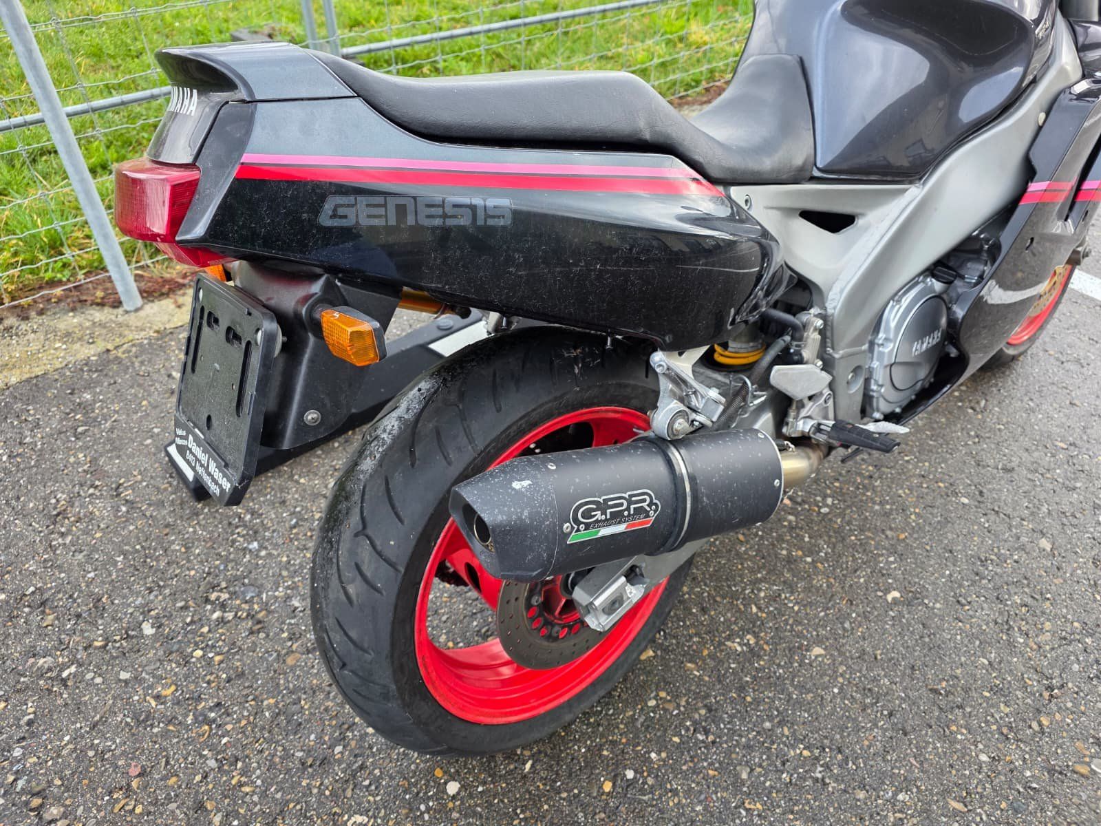 Yamaha Strada: Yamaha FZR 1000 – Usato da Frauenfeld venduto da Amazon08 2