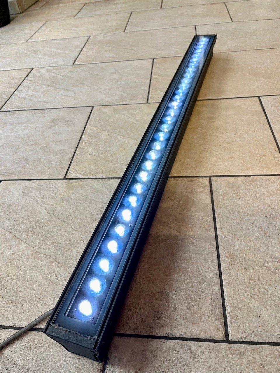 Lampade: LED Leuchtleiste - EUROLITE LED IP T1000 – Usato da Regensdorf venduto da puma_16