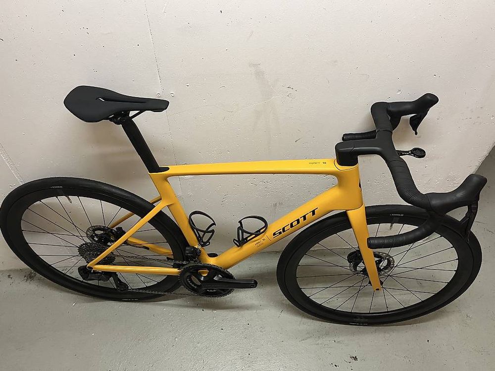 Vélo route Scott Addict RC 10 taille 56 (L) (Gebraucht) in Vevey für ...