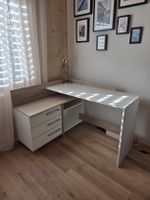 Eckschreibtisch mit 3 Schubladen & verstellbarem Tablar