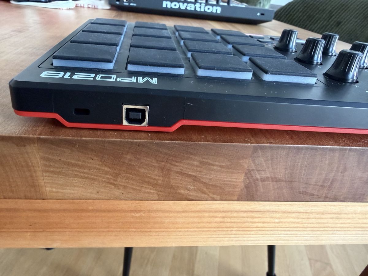 Akai Musikinstrumente: Akai MPD218 Pad Controller – Gebraucht aus Bern von ITJO1 1