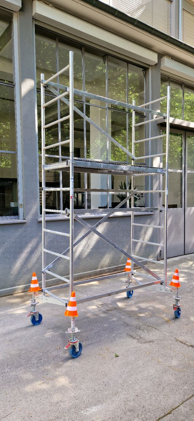 Ponteggi: Gerüst aus Aluminium mit Rollen – Usato da Niederlenz venduto da scotti2000 1