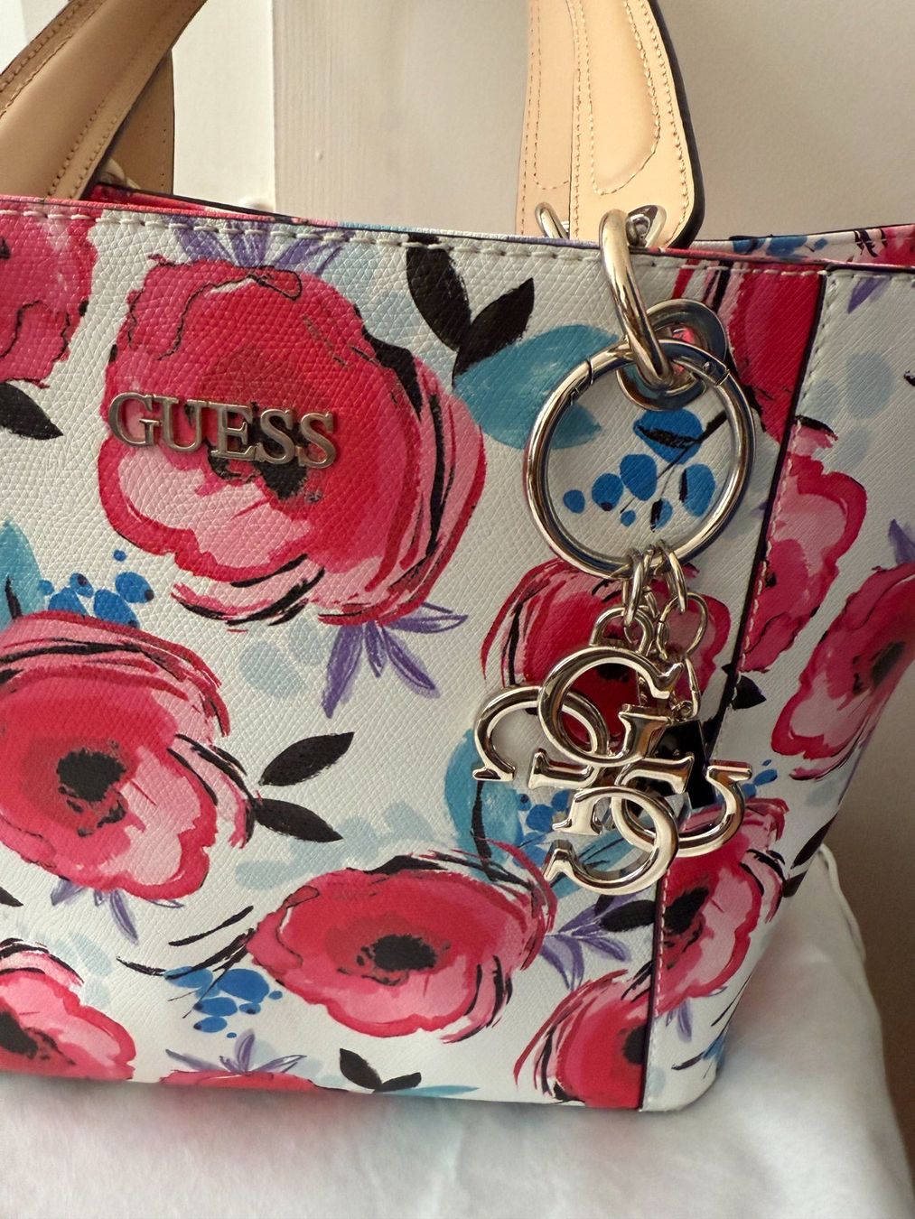 Guess Borse da donna: Sac cabas/Shopper fleuri GUESS – Nuovo (secondo la descrizione) da Le Locle venduto da tchanatakoua 3