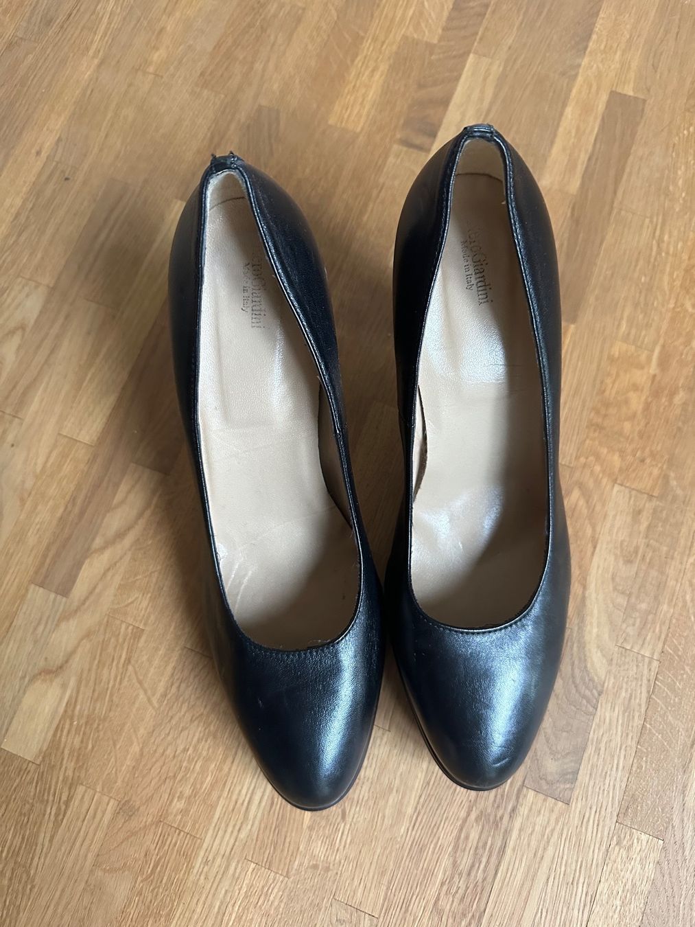 Scarpe da donna: Klassiche Nero Giardini Leder-Pumps, schwarz – Nuovo (secondo la descrizione) da Aarau venduto da Gulianora 1