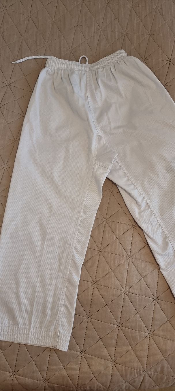 Kimono: Taekwondo kimono 140 cm – Usato da Glattpark(Opfikon) venduto da TatianaVladimirova 4