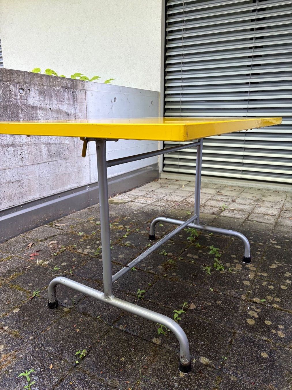 Tische: Gartentisch Metall – Gebraucht aus Luzern von Tobie 1