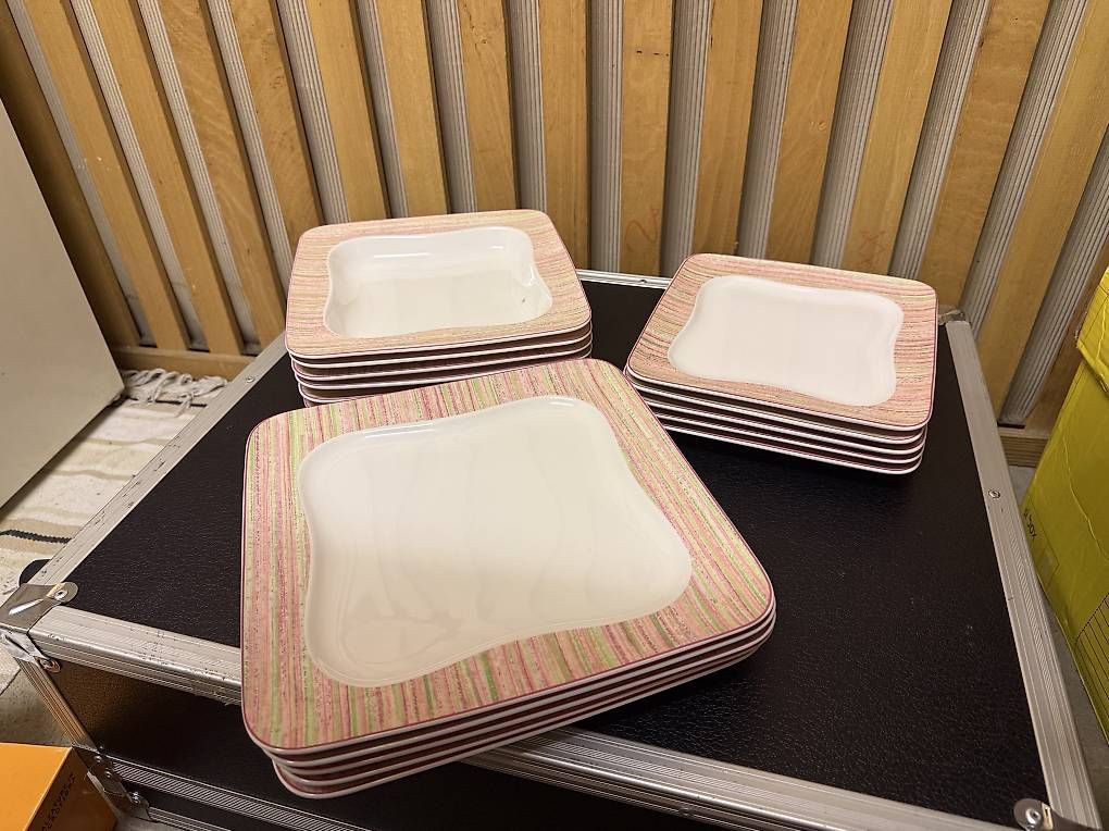 Set di piatti: Set di piatti – Usato da Riva San Vitale venduto da sav_l5kk 4