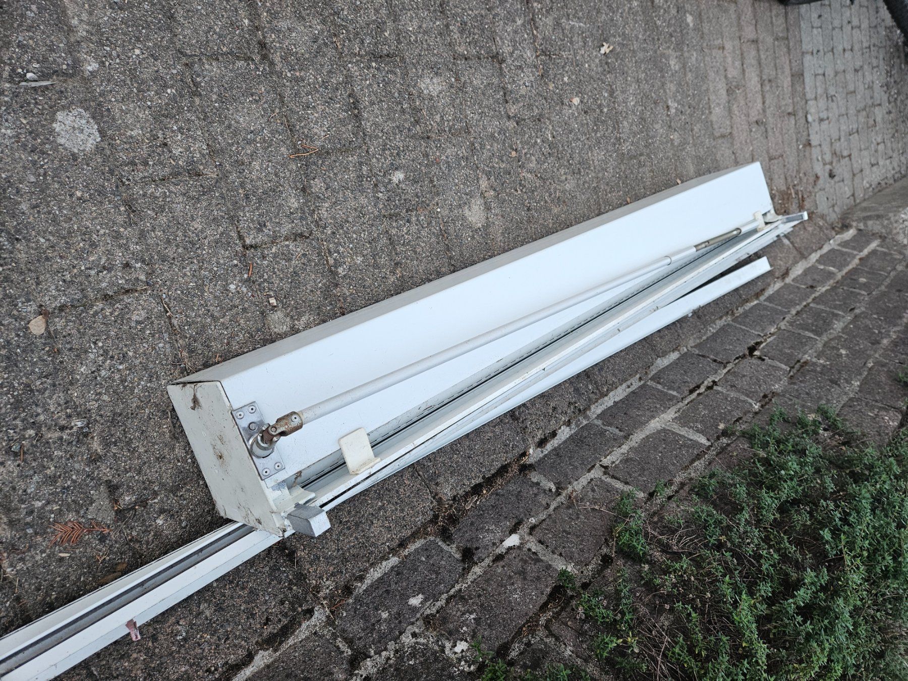 Marquises: Store - Rollladen – D'occasion à Niederlenz par Liteoni 4