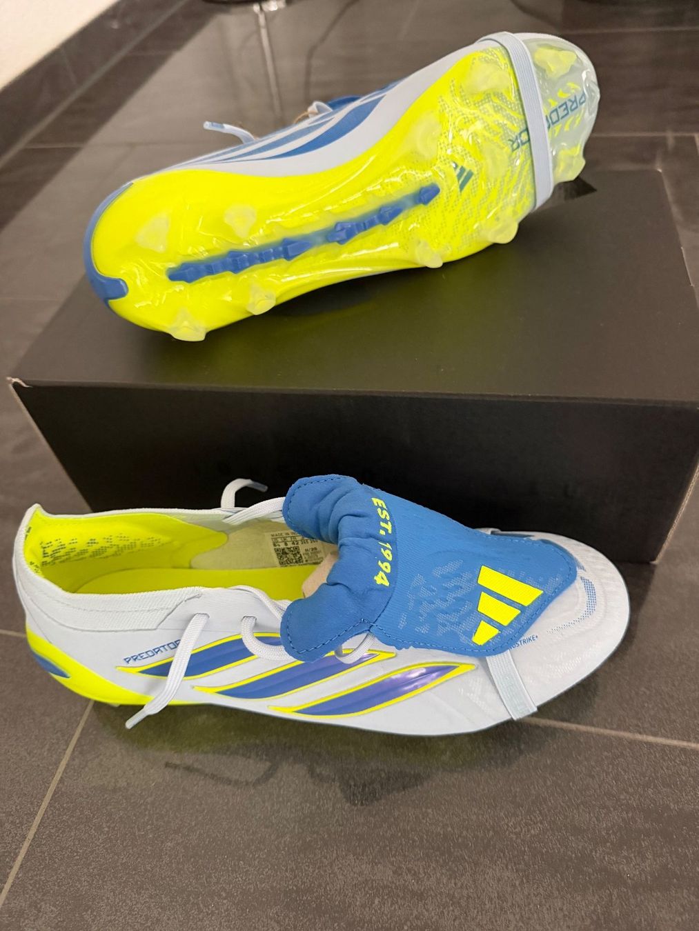 Adidas Scarpe da uomo: Predator Elite FG CRSK/RAYBLUE/TESOYE (Grösse 42) – Nuovo (secondo la descrizione) da Oftringen venduto da deki-78