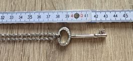 Halskette mit Schlüssel-Anhänger, Strass-Steinen