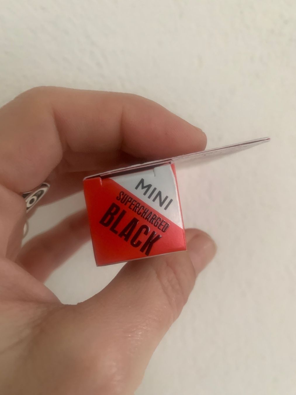 Make-up: Benefit Magnet Mascara, Mini, Ladenpreis CHF21.90Neu – Nuovo e nell'imballaggio originale da Zürich venduto da deruja 7