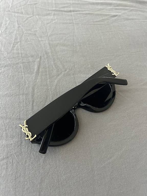 Saint Laurent Occhiali & Lenti: Saint Laurent Sonnebrille – Usato da Münsingen venduto da klo_bvb2