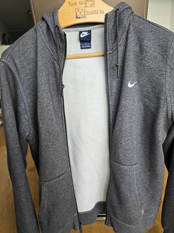 Giacche: À vendre veste sweat  – Usato da Morges venduto da Birriba