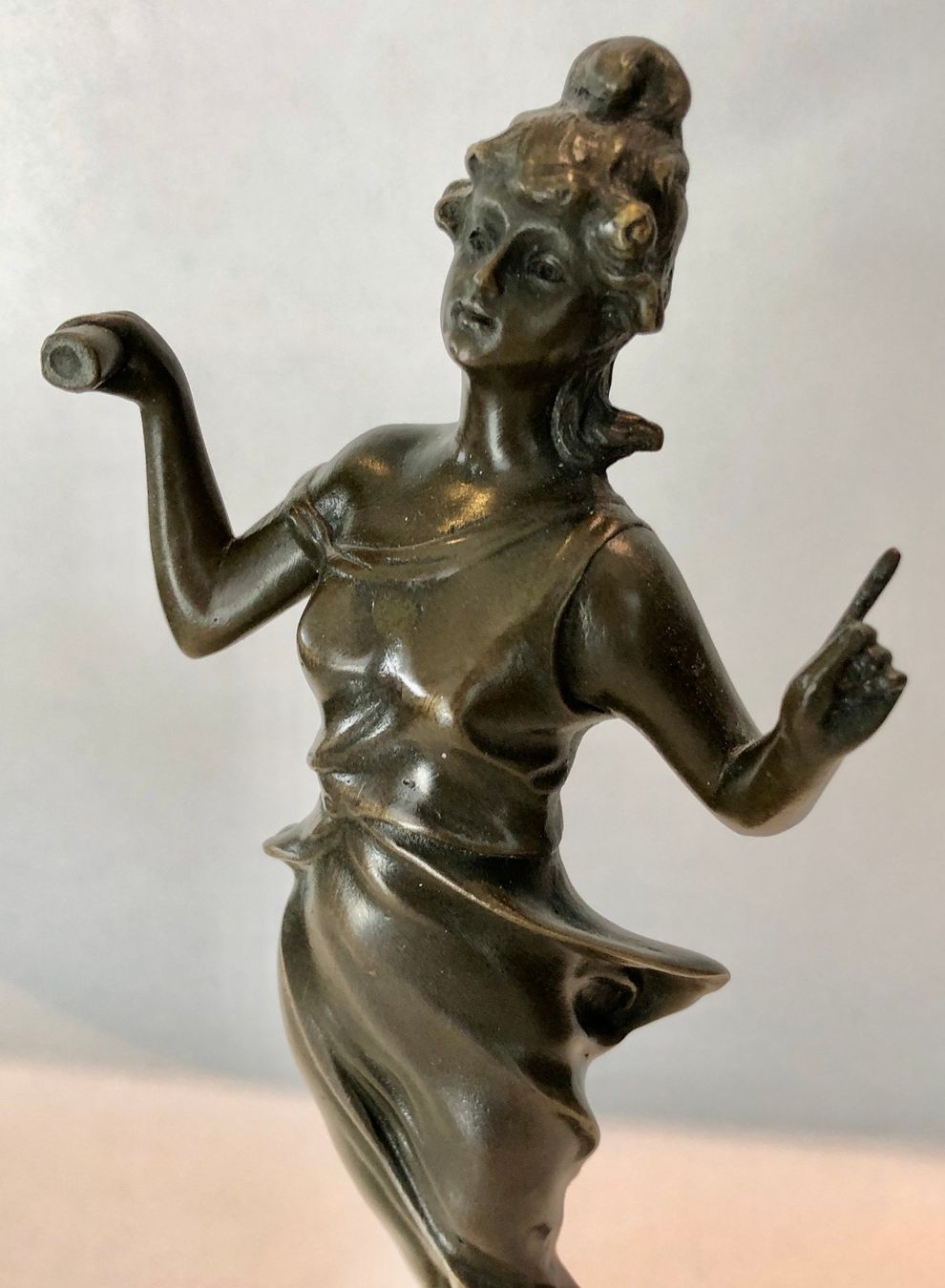 Statuette: Broncefigur Singendes Mädchen mit Mikrofon - Art éco - 30er – Nuovo (secondo la descrizione) da Appenzell venduto da Zimiuno 5