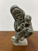 handgeschnitzte Inuit-Skulptur Speckstein Louisa Qatjakaaq