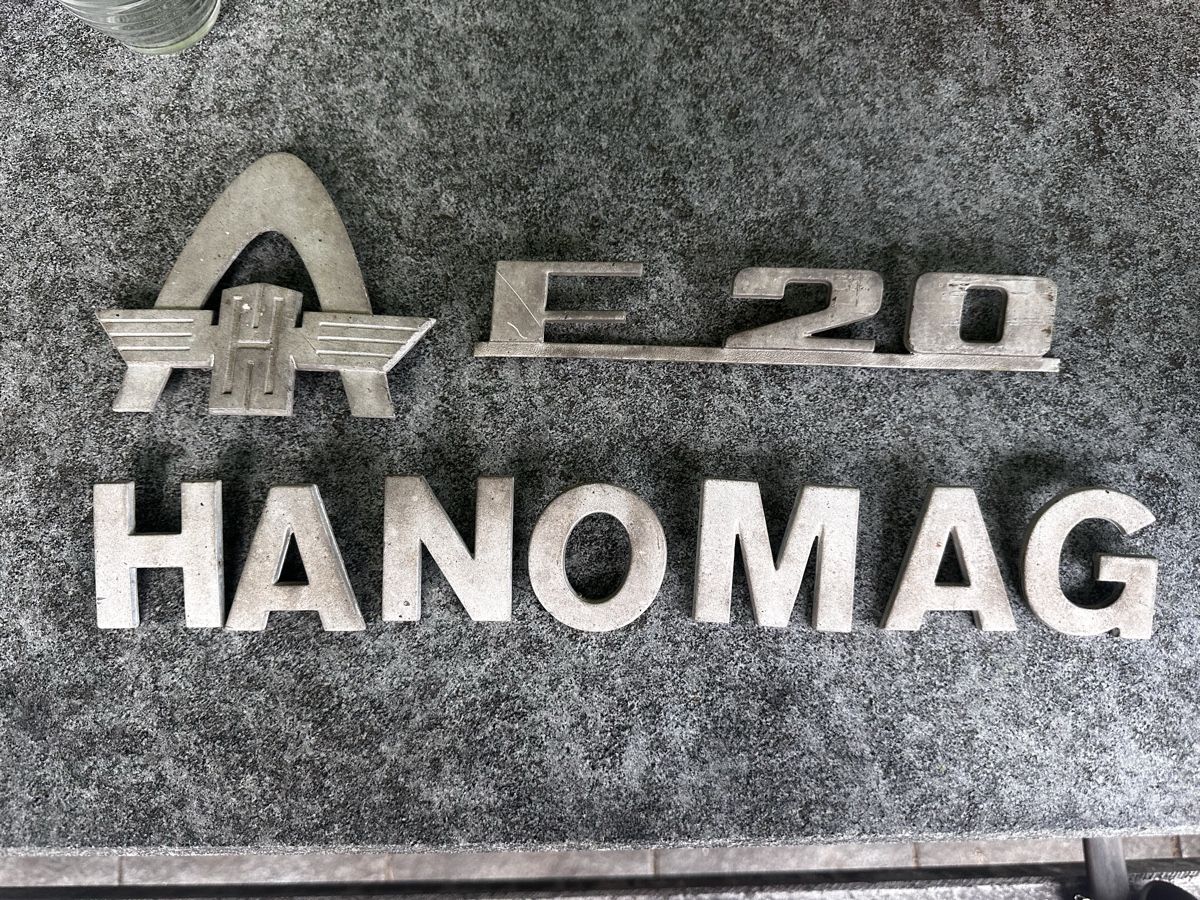 Hanomag Alle Ersatzteile: Hanomag Embleme – Gebraucht aus Starrkirch-Wil von charlywatson