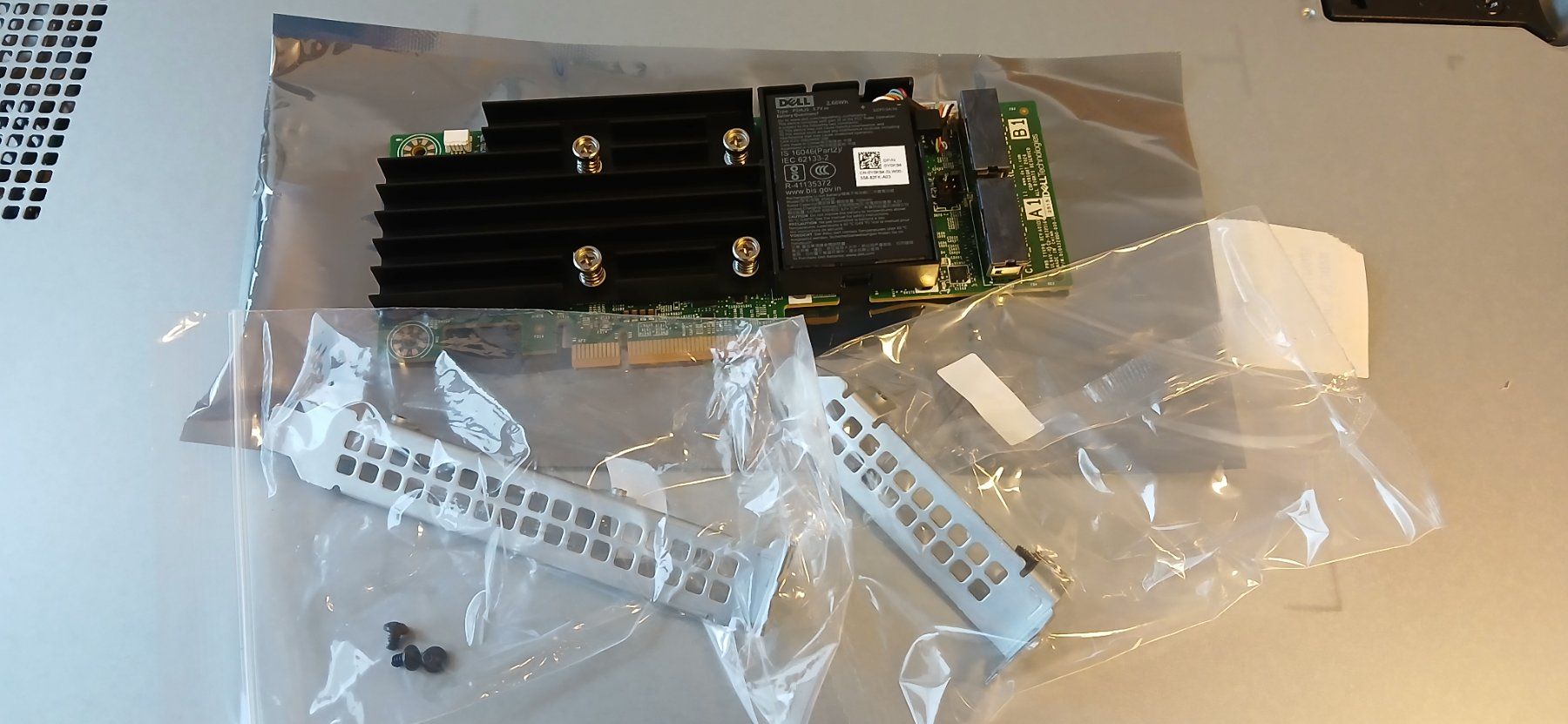 Dell Server: DELL PERC H755 Adapter – Nuovo e nell'imballaggio originale da Gorgier venduto da Cramaboule 3