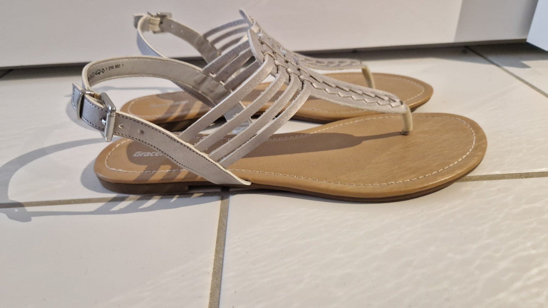 Scarpe da donna: Flip- Flops Gr. 43 silber – Usato da meisterschwanden venduto da ursm03 1