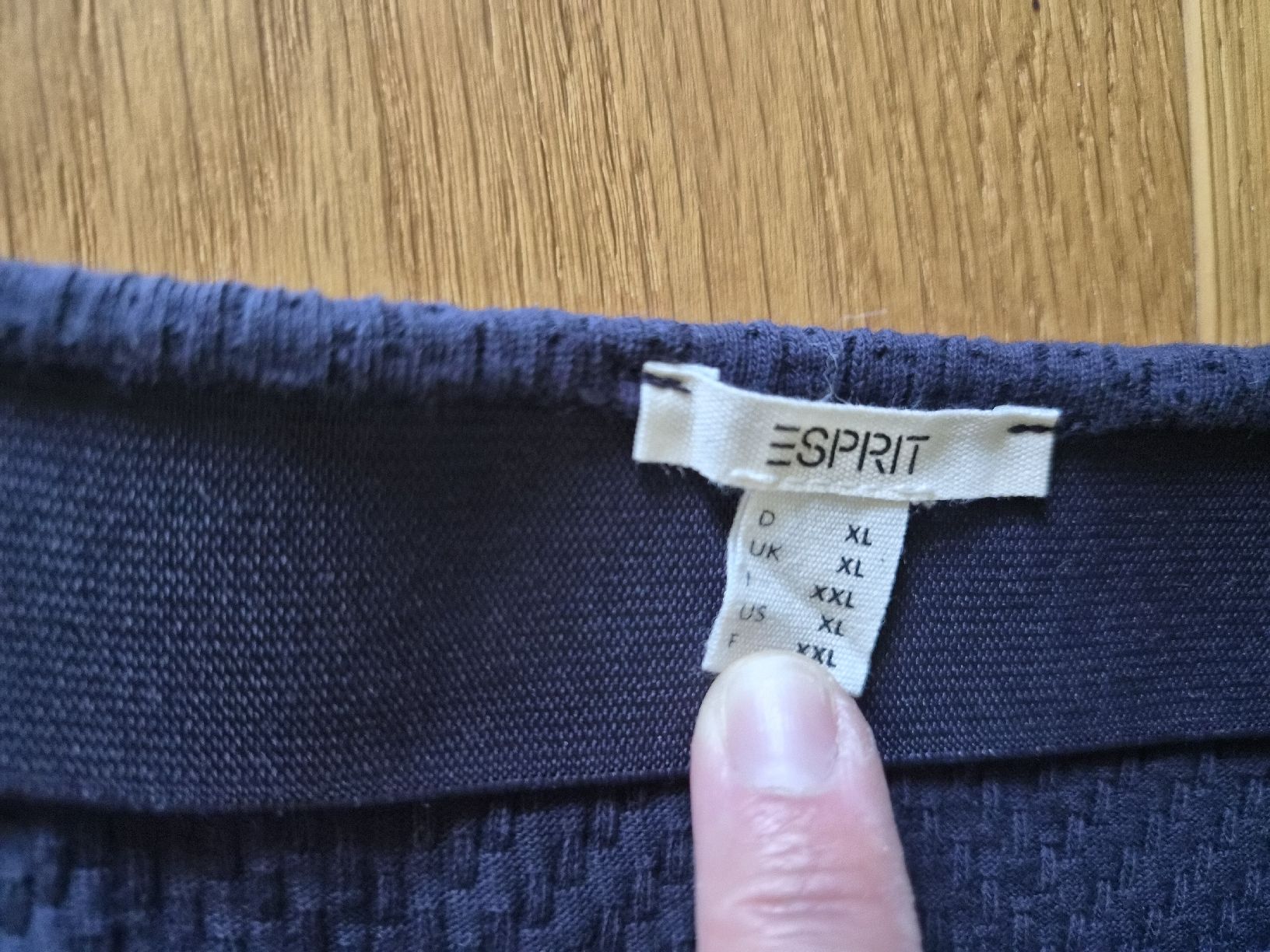 Esprit Gonne: Esprit Rock Gr. XL dunkelblau – Usato da Schwarzenberg LU venduto da LadySecondhand 1
