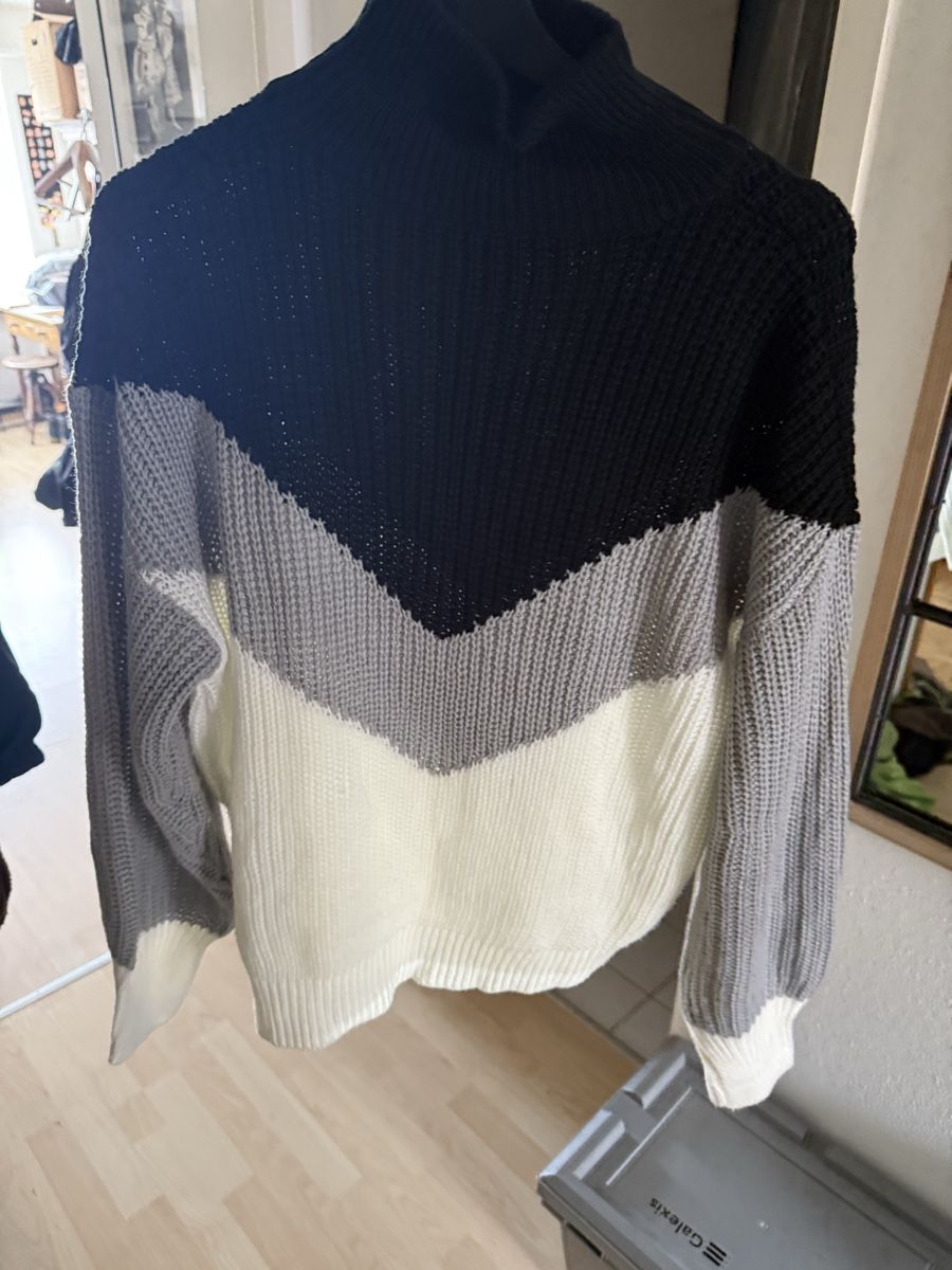 Maglioni & Felpe: Trendiger Strickpullover mit Reissverschluss, Grösse M – Usato da Allschwil venduto da ysc_wt7c 1