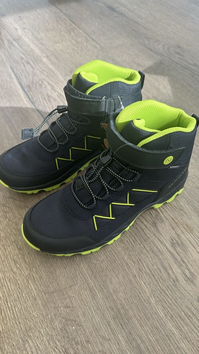 46 Nord Scarpe da uomo: Neue Wanderschuhe Gr. 39 – Usato da Oberweningen venduto da slowdown75