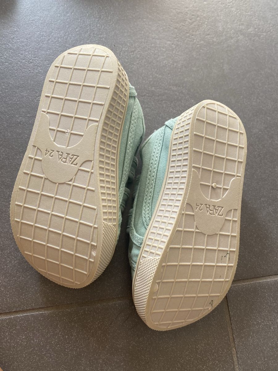 Zara Scarpe per ragazzi: Zara Kinder Turnschuhe Grösse 24 hellgrün  – Nuovo (secondo la descrizione) da Binningen venduto da Eober 2