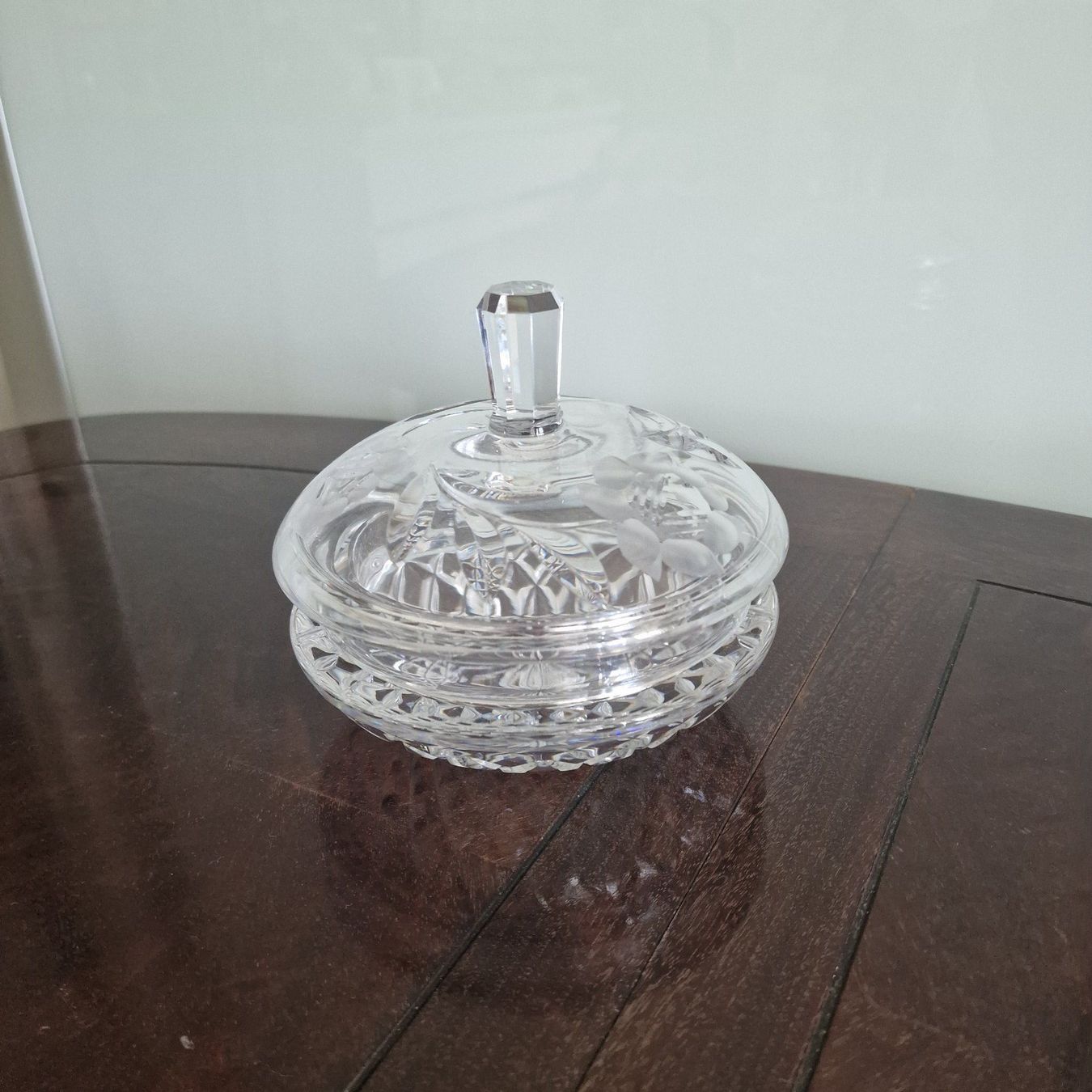Coupes: Elegante Kristall-Bonbonschale – D'occasion à Birr par sen_sy55
