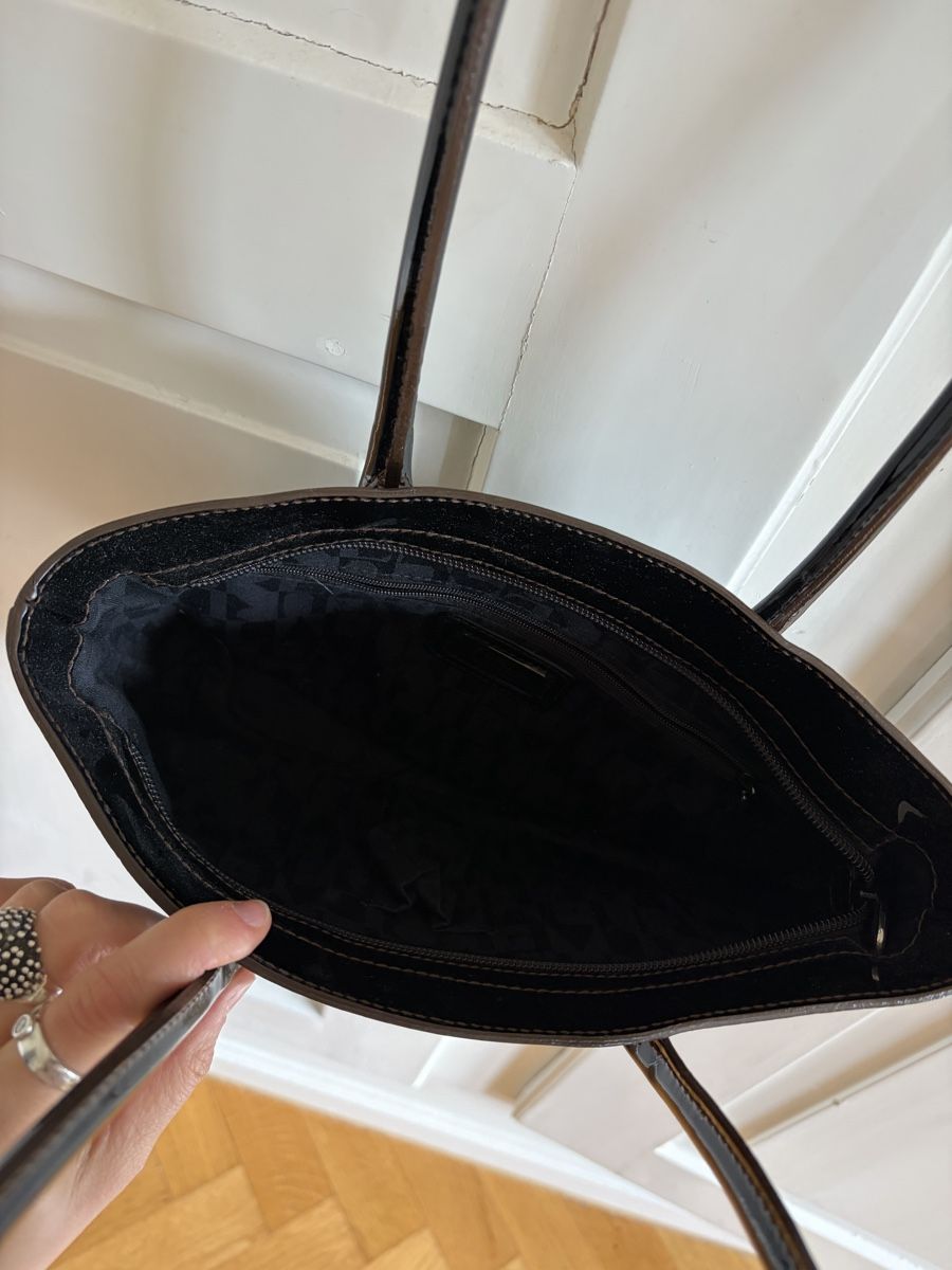 Furla Borse da donna: Furla Vinyl/Lack Tasche – Nuovo (secondo la descrizione) da Zürich venduto da jlien 2