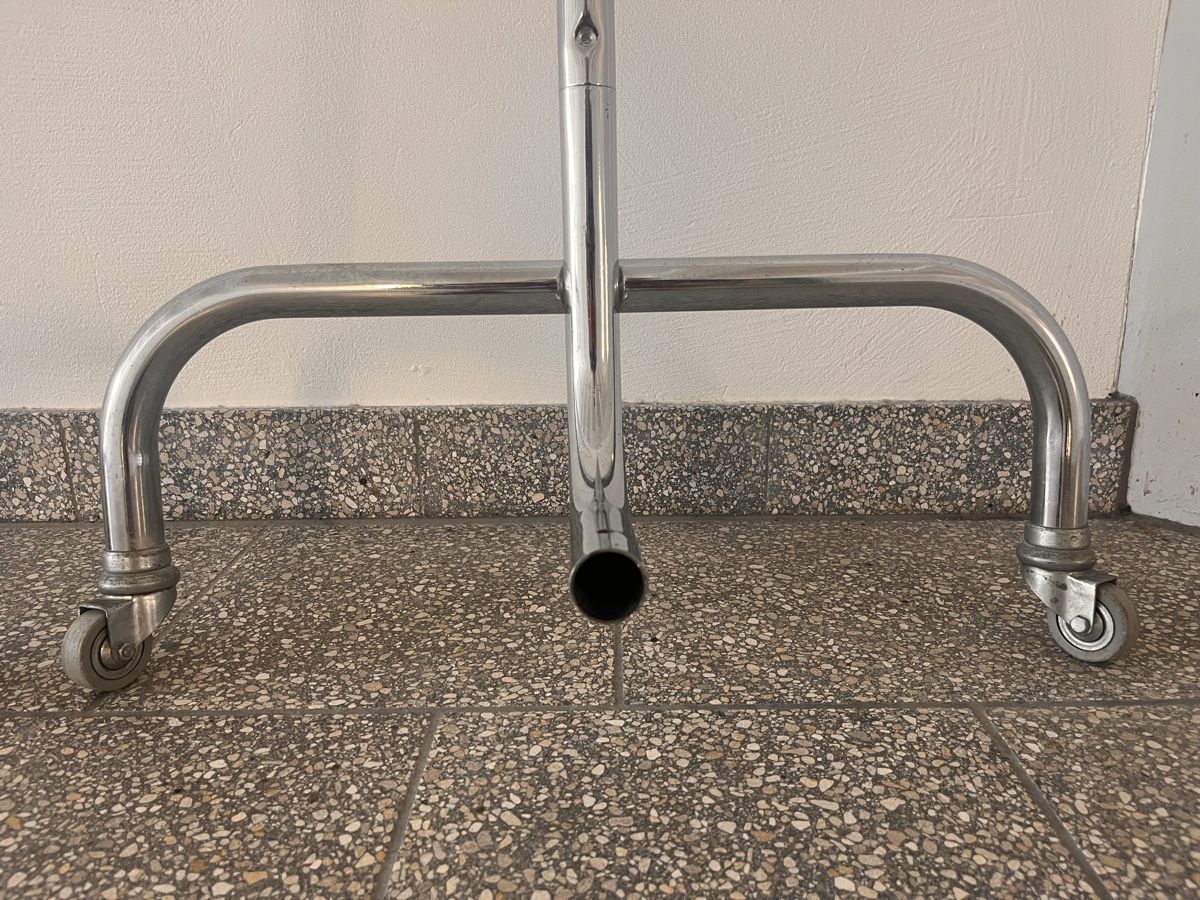 Guardaroba: Kleiderständer Vintage Industrial Design – Usato da Zürich venduto da Luigifarniente 3