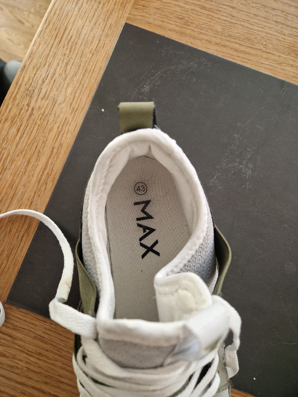 Scarpe da uomo: MAX Sneaker, Grösse 43, – Usato da Gwatt (Thun) venduto da Dalugholz 1