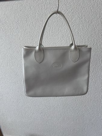 Handtasche weiss Leder Marke Longchamp Top Zip 
44