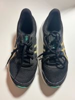 Asics Turnschuhe schwarz Grösse 36