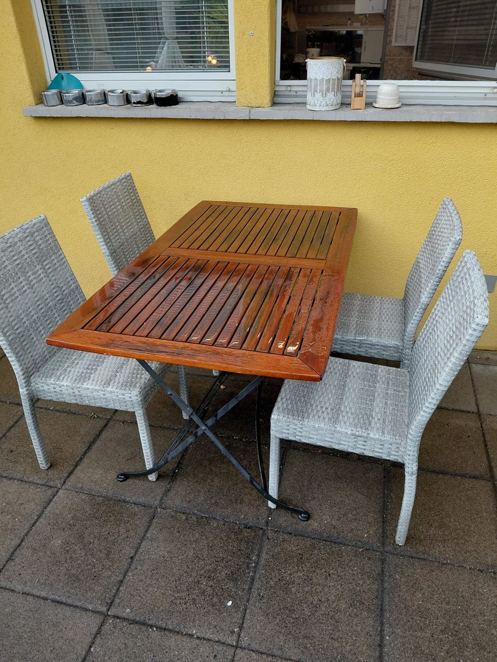 Tavoli: Gartentisch mit 4 Stühlen – Usato da Küttigen venduto da chevrolet88