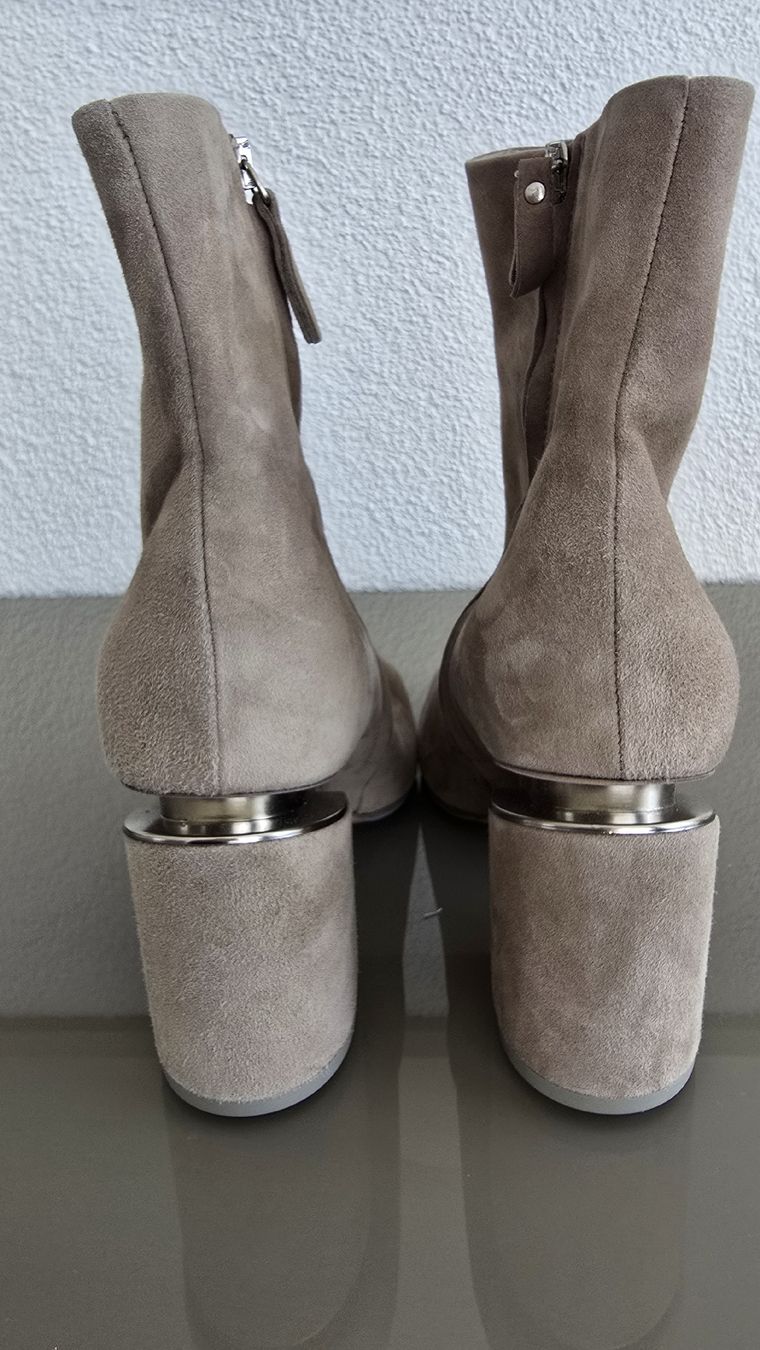 Vic Matié Scarpe da donna: Stiefelette VicMatie 36 Wildleder taupe – Nuovo e nell'imballaggio originale da Untereggen venduto da cla_kb2w 2