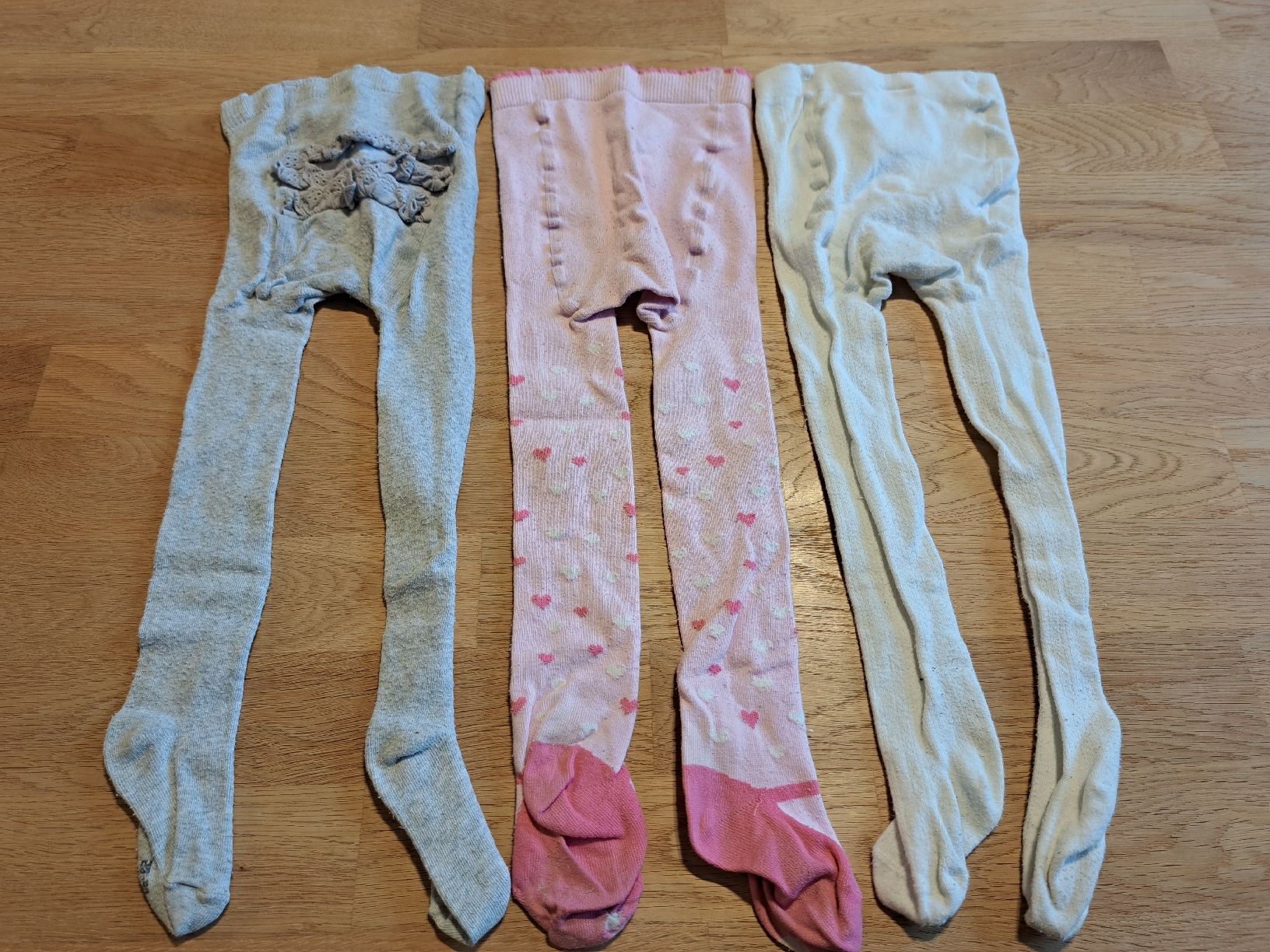 Strümpfe & Strumpfhosen: 3er Set Mädchen Strumpfhosen, Grösse 86/92 – Gebraucht aus Bergdietikon von Staphylococcus 1