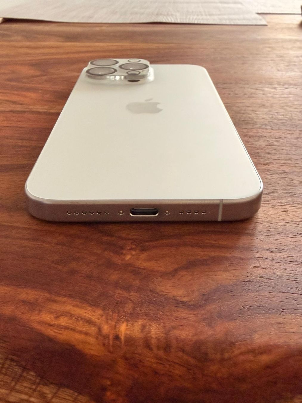 Apple Telefoni cellulari / Smartphones: iPhone 15 Pro Max 256GB White Titan – Usato da Lyss venduto da Tosa 2