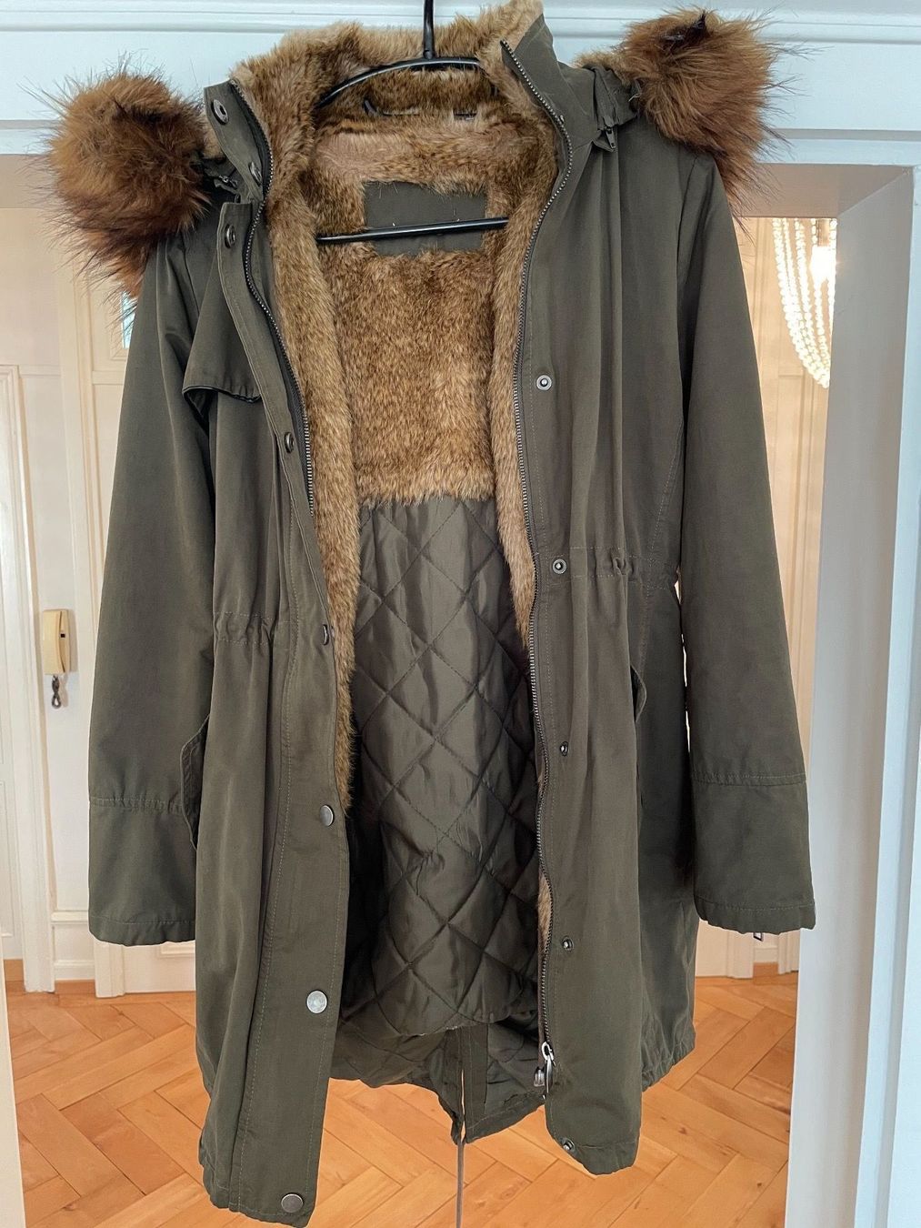 Jacken: Olivgrüner Winterparka mit Kapuze – Gebraucht aus Zürich von pgr_9pzn 2