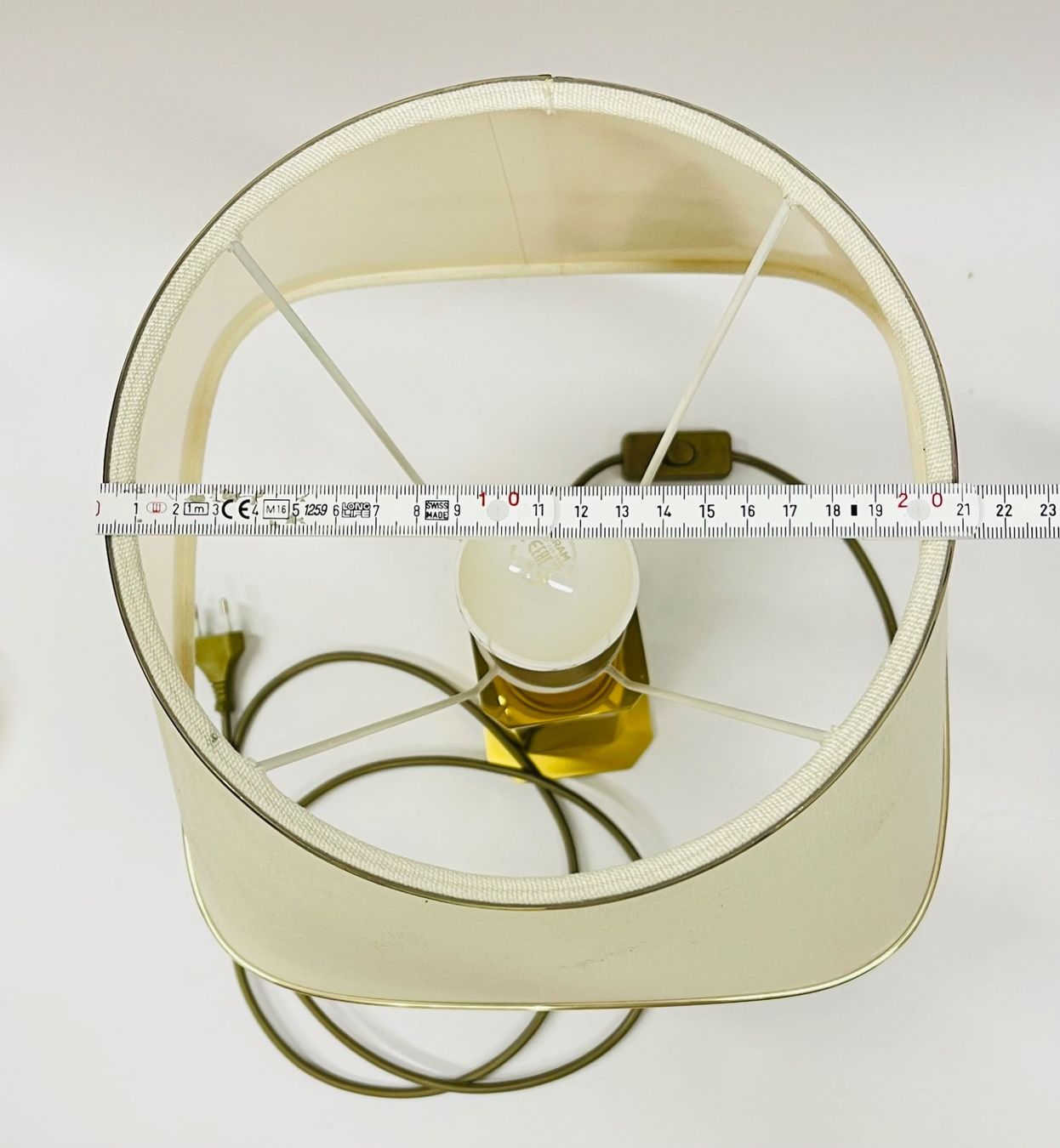 Lampade: Elegante Messing Tischlampe mit Schirm – Usato da Olten venduto da ELHANDEL 8