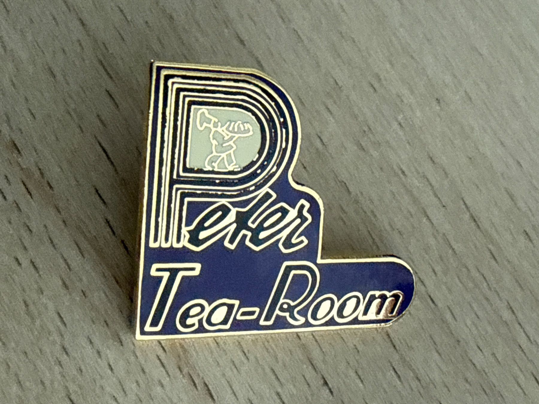 Plaquettes & Badges: Pin Tea-Room Peter – D'occasion à Glattbrugg par Schweigmatt