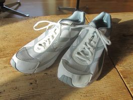 Puma Sneaker  Gr. 45, Weiss/Grau, NEU